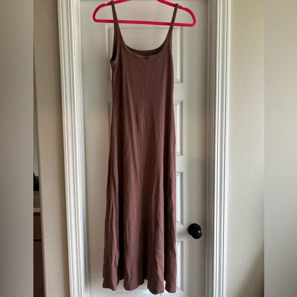 Old Navy Brown Scoop Neck Sleeveless Maxi Dress - Picture 4 of 5